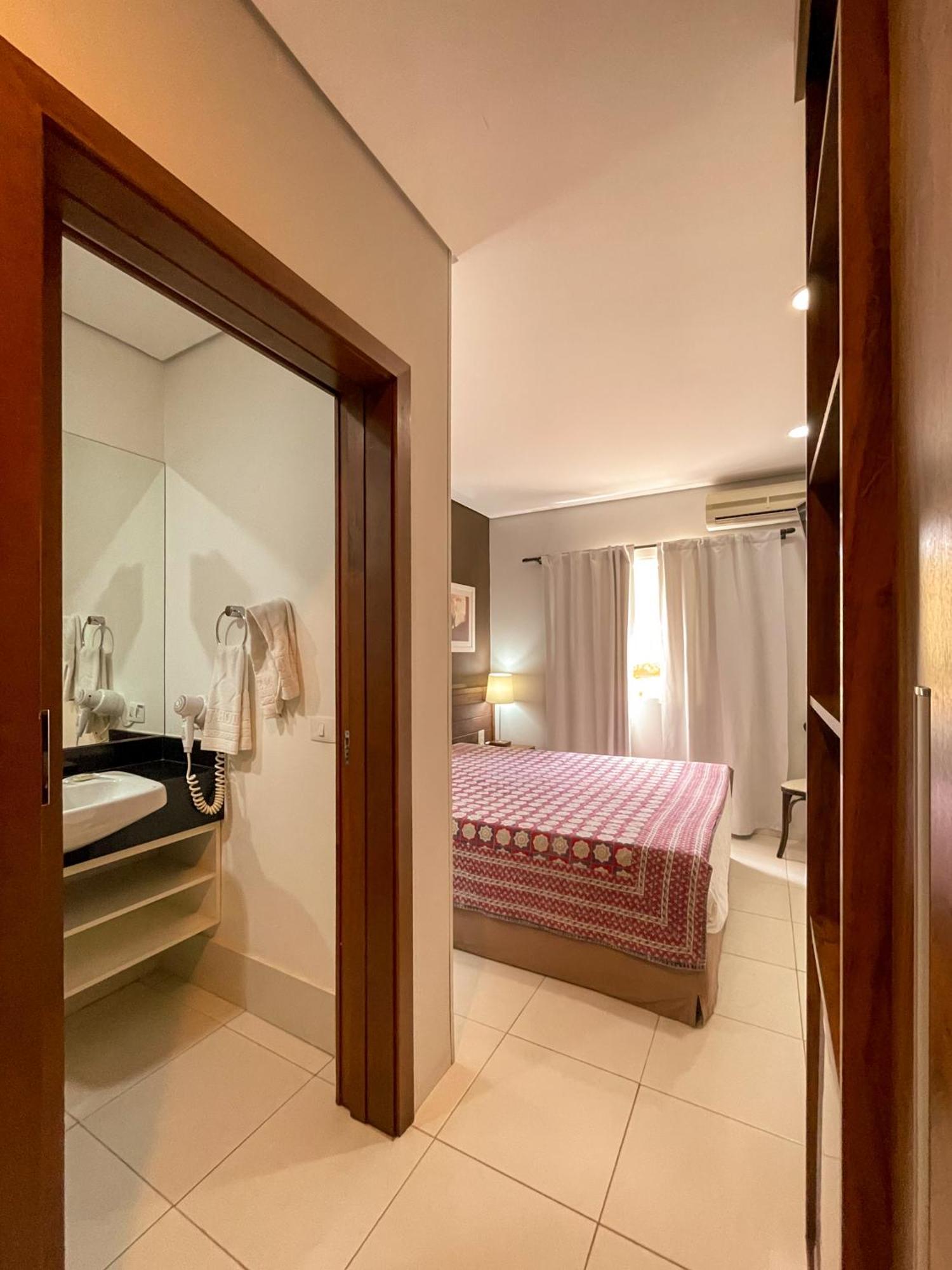 Taj Hotel Tres Lagoas Bagian luar foto
